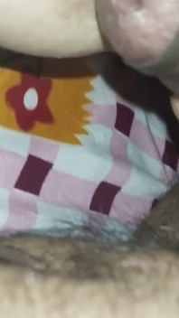 Desi přítelkyně si poprvé hraj s mým ptákem