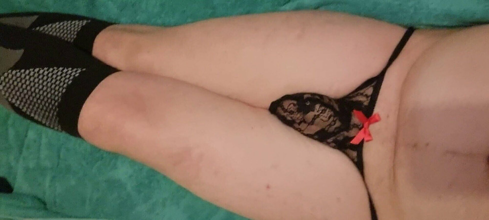 Tinychubman: Piccolo cazzo in perizoma alicia smallz