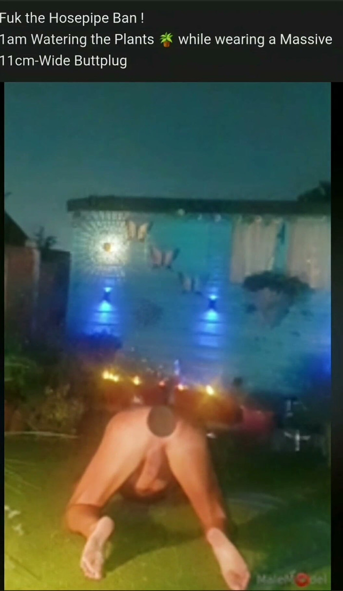 MaleModel: 1am Naked in the Garden &amp; a Buttplug