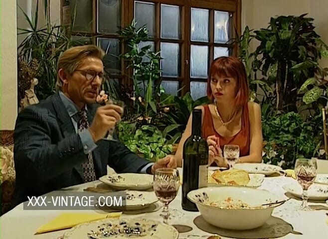 XXX-Vintage: 换妻晚宴上的复古三人行 - 2场景合1