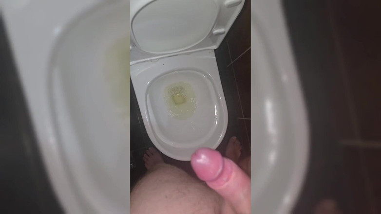 Jimbob Star GAY: Jimbob pist in toilet