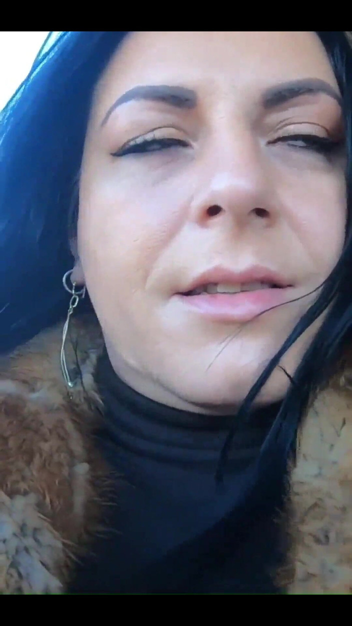 MilfyCalla: Aș vrea să merg la cumpărături cu tine. în cele din...