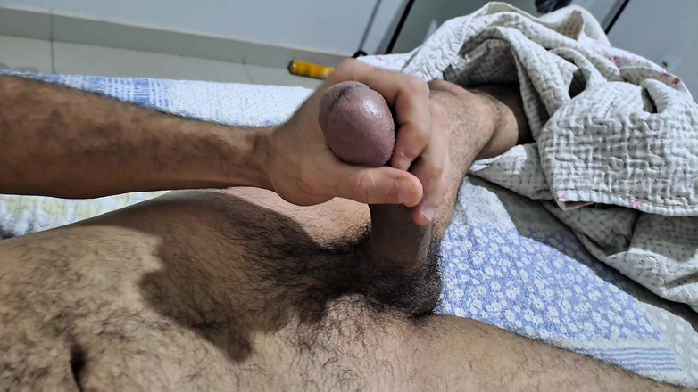 snappyblindfold3: Mi sono filmato masturbandomi e esplodendo sborra alla fine