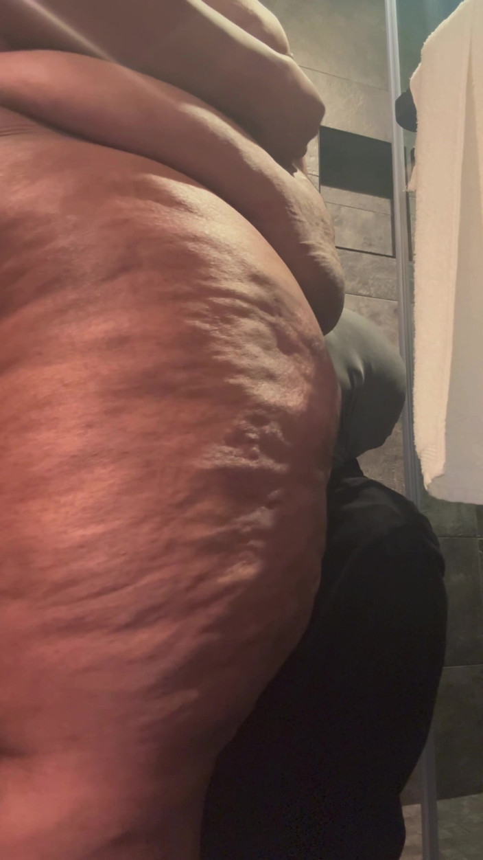 Fat Chub Booty: Using a Sub White Boy!