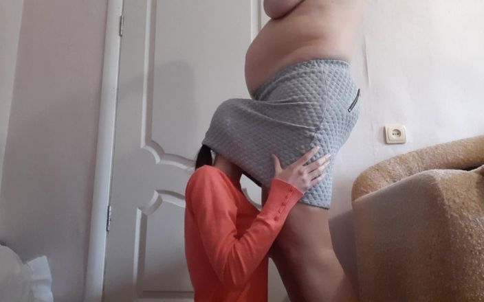 Lesbian-illusion: Tôi liếm âm hộ của hàng xóm đang mang thai của tôi...