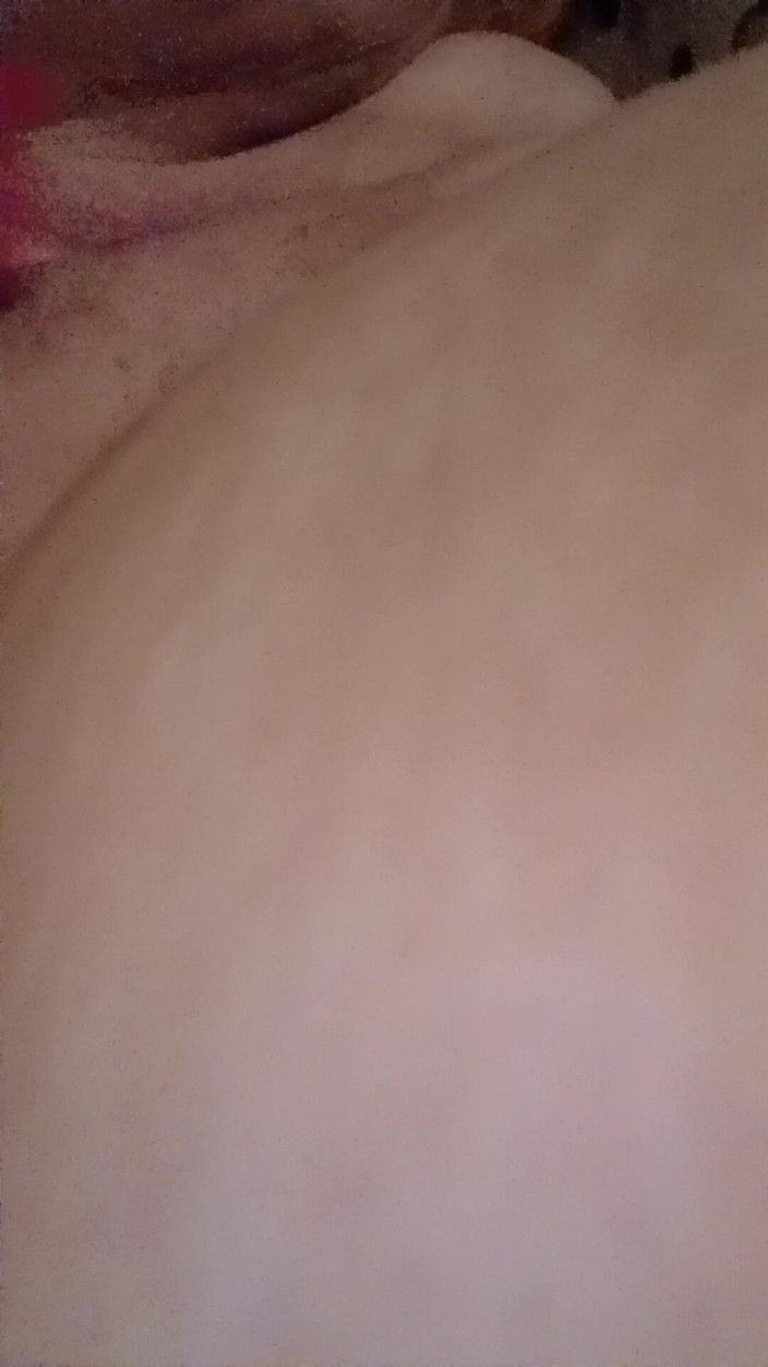 Dreammama: Bella troia gioca con la sua figa