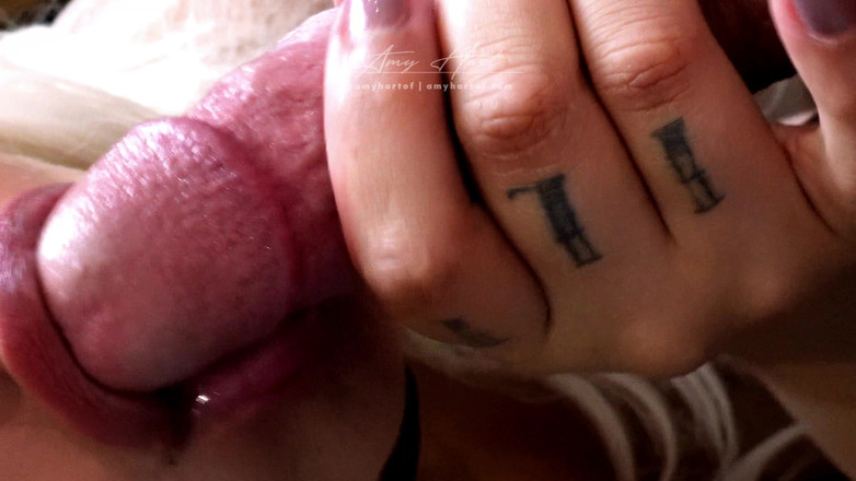 CoupleHart: Primer plano de cierre: solo chupando una polla