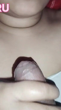 Mi sto divertendo leccare la figa di una puttana