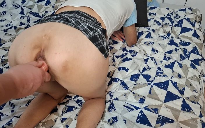 Fisting time: Маленьку тінку відтрахав ділдо в ідеальну дупу