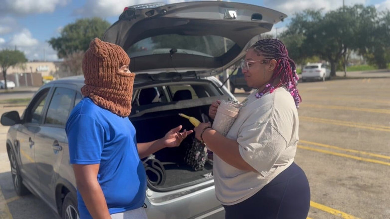 TeddyStrokez: Întinsă de Tiffany