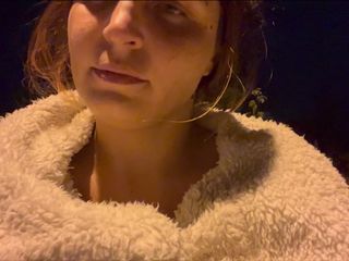 Elena917: कपड़े की पिन और कार के साथ आउटडोर स्तन बंधन वर्चस्व दब्बू माचो