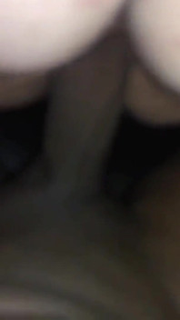 Bbbwbootyful berijdende grote zwarte lul Nata4sex omgekeerde cowgirl anale op zijn hondjes creampie