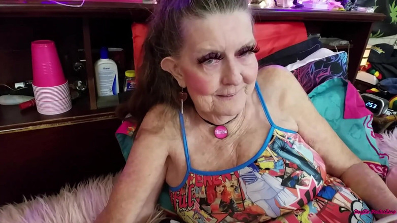 Sexy Sandra N Sir Christopher: Anal lovin Gilfy Bunicuță matură sexy Sandra