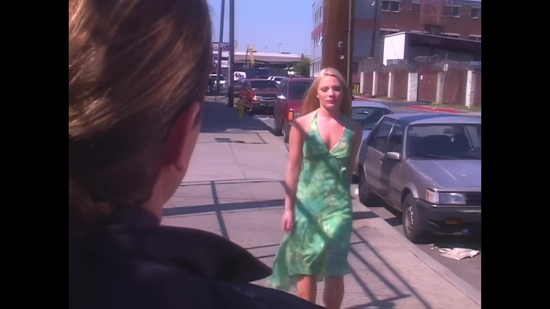 Pornobello: Большой член для сексуальной блондинки, жаждущей, чтобы её трахнули в задницу!