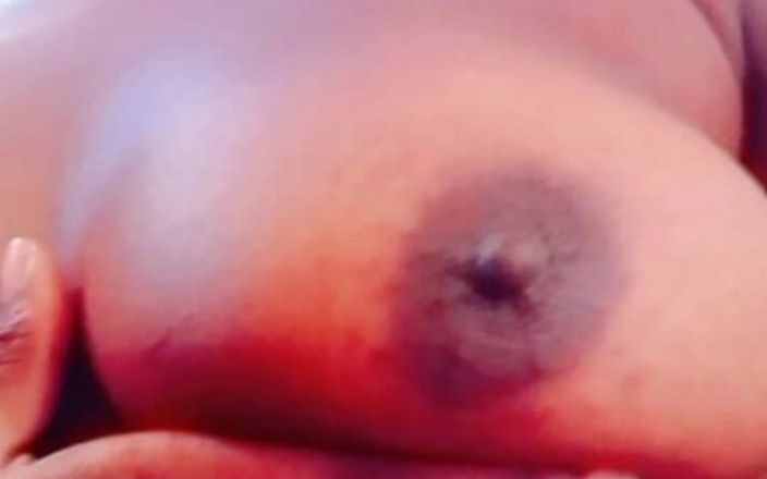 Bad boy studio: Clítoris grande frotando, puta masturbándose el clítoris
