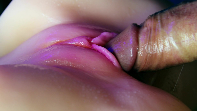 SEXY_GUYBEST: Pizdă suculentă de aproape absoarbe o porție de spermă de...