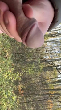 Ich trage durchsichtige leggings in einem park