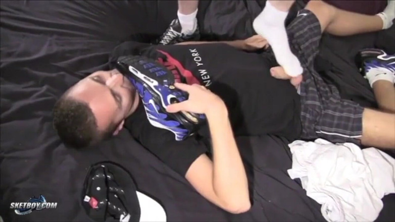 Sketboy: SKETBOY - Foda-se na cama