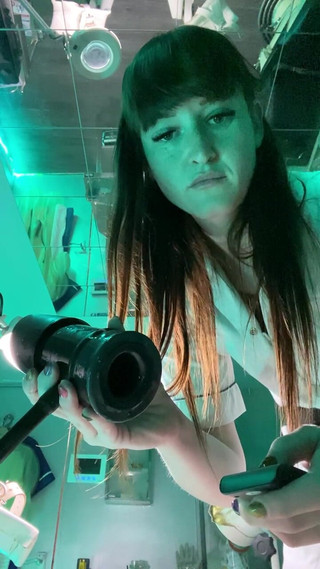 Vivienne l'Amour: Vivienne l'amour - seni sağıyor ve sonra seni besliyor bakış açısı