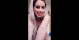 Nesty: Pentru amatorii mei de picioare!!