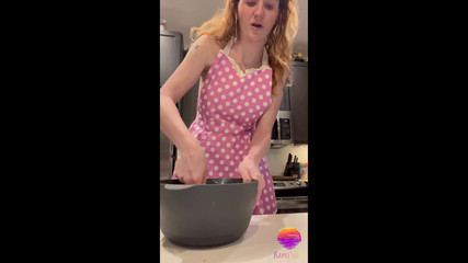 Kapri Sun: ニューハーフがクッキー生地に射精