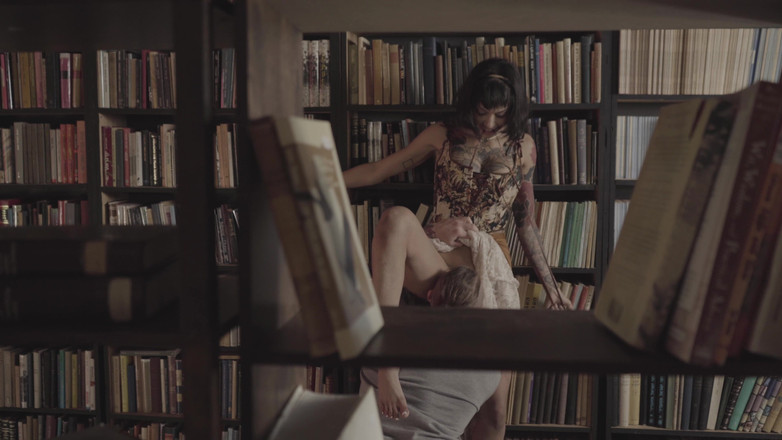 Peter J Hooke: 大屁股大奶荡妇在图书馆里让陌生人中出 ravyn Alexa Peter Hooke