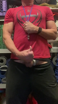 Jockdad87 dilf excité lâche son sperme délicieux de jock
