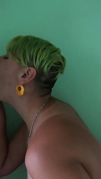 Kouření ptáka gloryhole a polykání