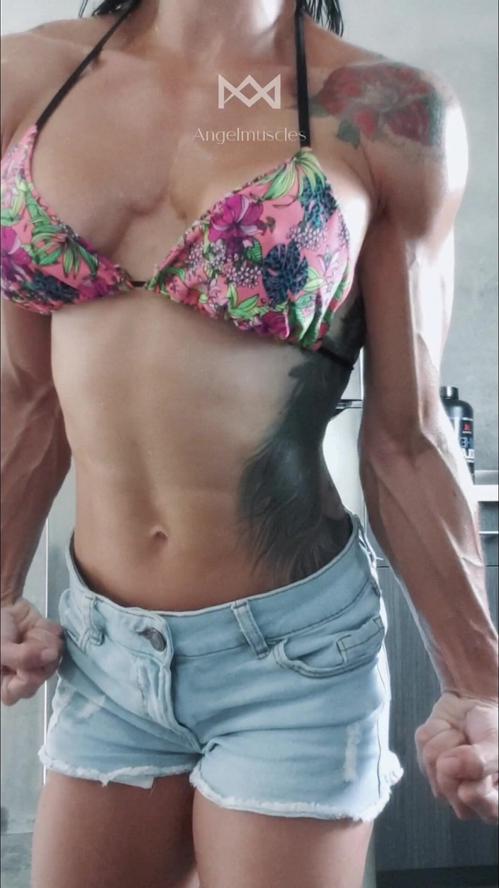 Angelmuscles: Solo Venas En Mi Cocina