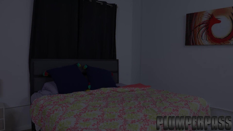 Plumper pass: Lila Lovely, BBW blonde à forte poitrine, trompe son mari avec...