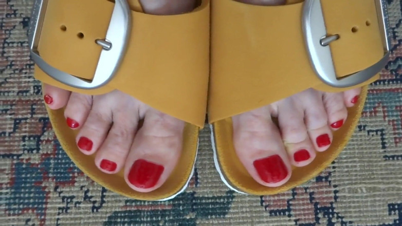 Lady Victoria Valente: Zehenfetisch - ich wackele mit meinen zehen in orange pantoffeln teil 5