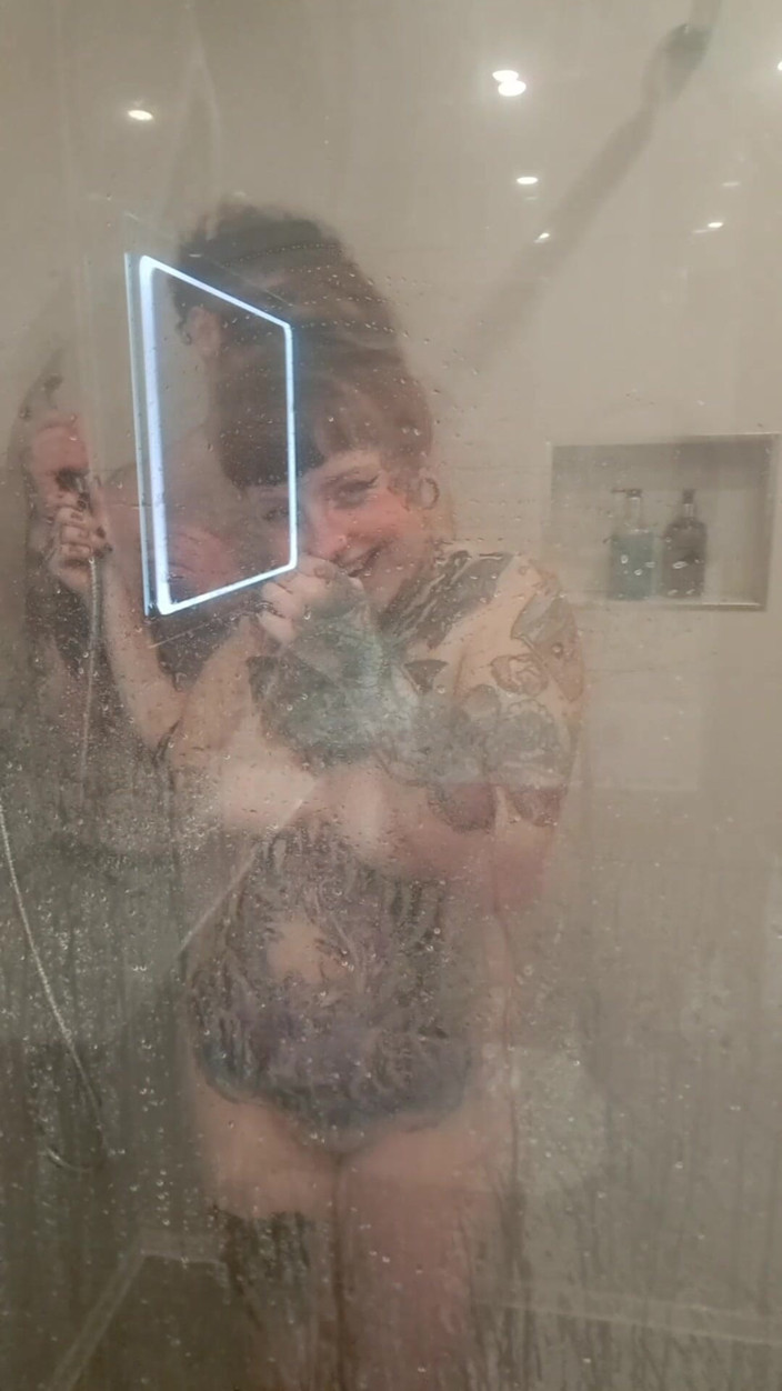 Yourfavecumslut: Sexe sous la douche contre le gros panneau de verre...