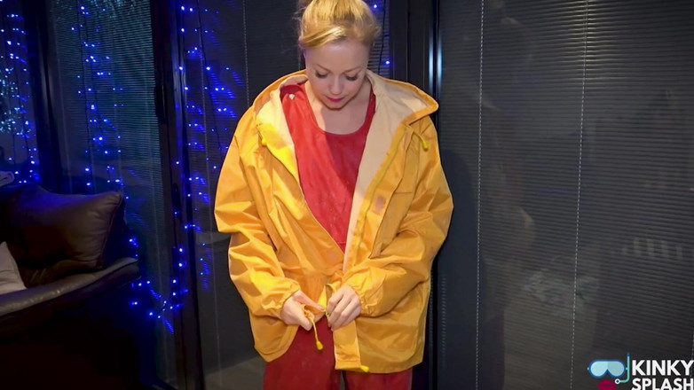 UKCuteGirl Lucy Lauren: Slippery Pvc Garden Wank Hose, Mud &amp; Shiny Rubber Waders