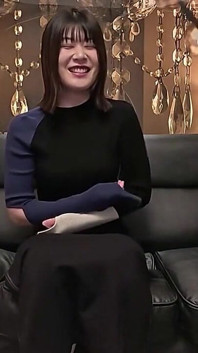 야간 근무 후 - 그녀가 먼저 움직이고 빠른 휴식을 찾는다
