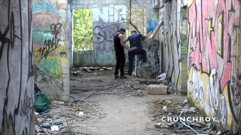 Raw French Bad boys: Philip wurde von badboy mit xxl schwanz in exhibitionismus gefickt