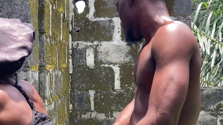 Fap zone: Il Delinquente Si Scopa La Ragazza Hardcore Nel Cantiere Noncompiuto