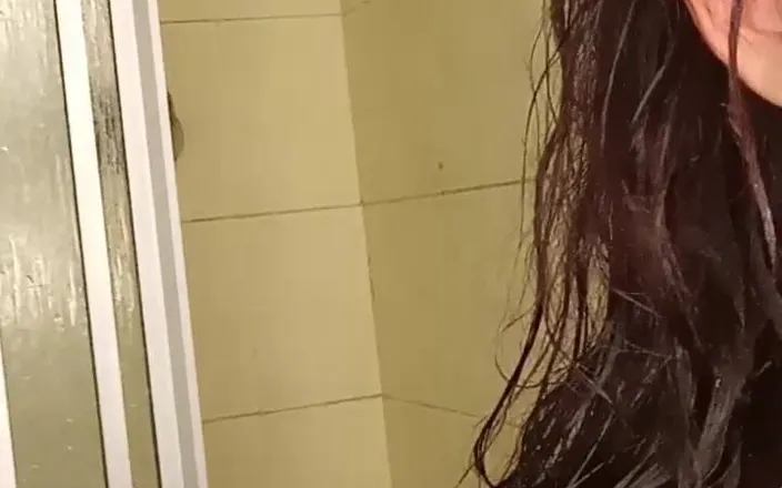 Prettypoison: Enjoying My Pussy Too.much in and Out of the Shower...