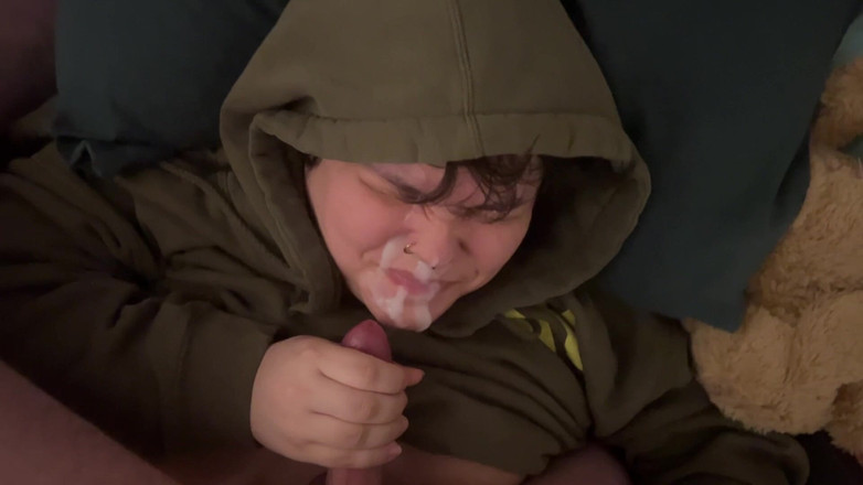 MyPrejacBoyfriend: Překvapivý výstřik na obličej Skutečný amatérský pár domácí po líném...