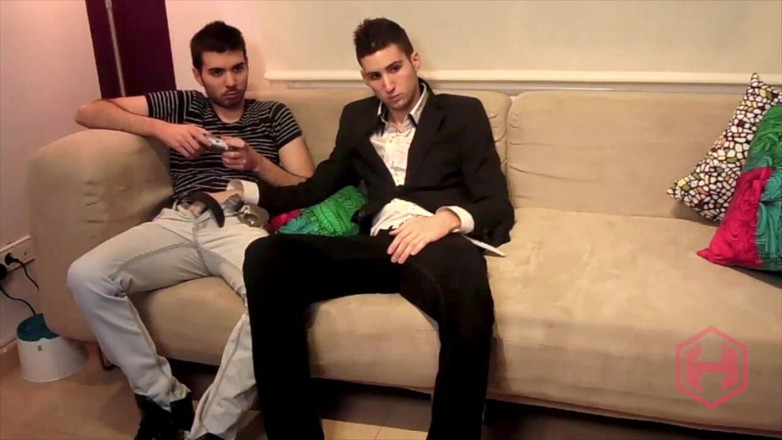 Robyn 3Some: Z moim heteroseksualnym sąsiadem