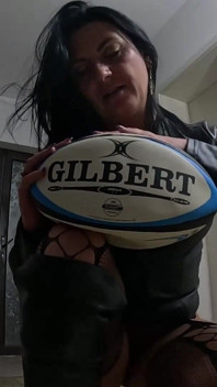 Rugby taşak fetişi - edepsiz konuşma, amına binme ve Gilbert topu yalama