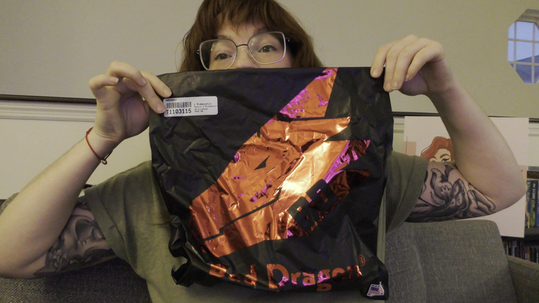 Lily O'Riley: NSFW herziening van het mystieke accessoire van motorbunny