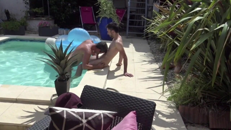 PRIVATE CLUB BIG COCK FUCKERS: Dimiti fuked barebakc by Romatinin swimming pool