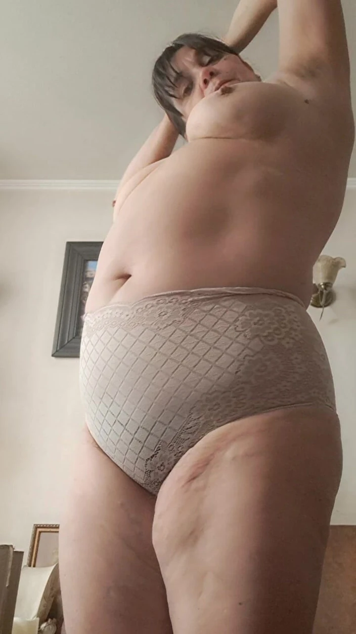 Mommy big hairy pussy: MILF in Big Panties Stretching