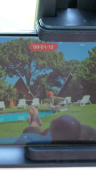 4K Bts, tvrdé drsné bg a trojka u bazénu