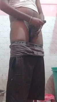 Califica mi polla, por favor pon cualquier comentario muy abiertamente