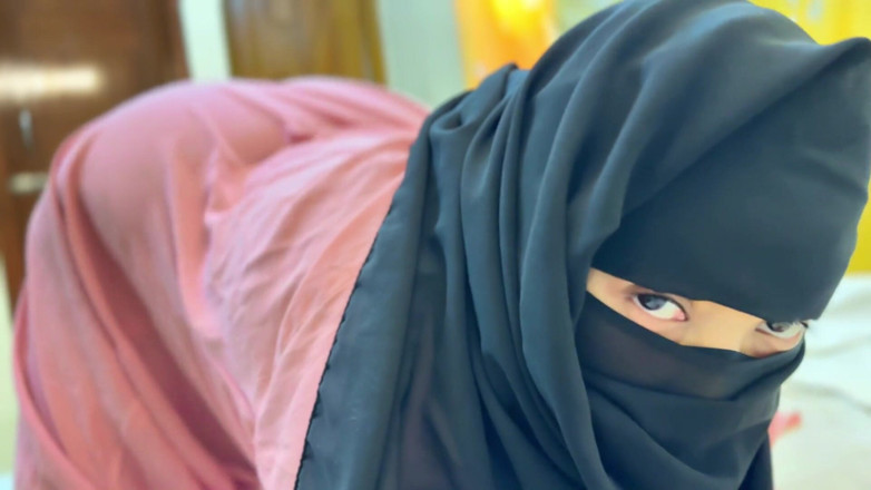 Aria Mia: I'm Alone 18 Year Old Teen Hijab &amp; Niqab Hot Girl I...