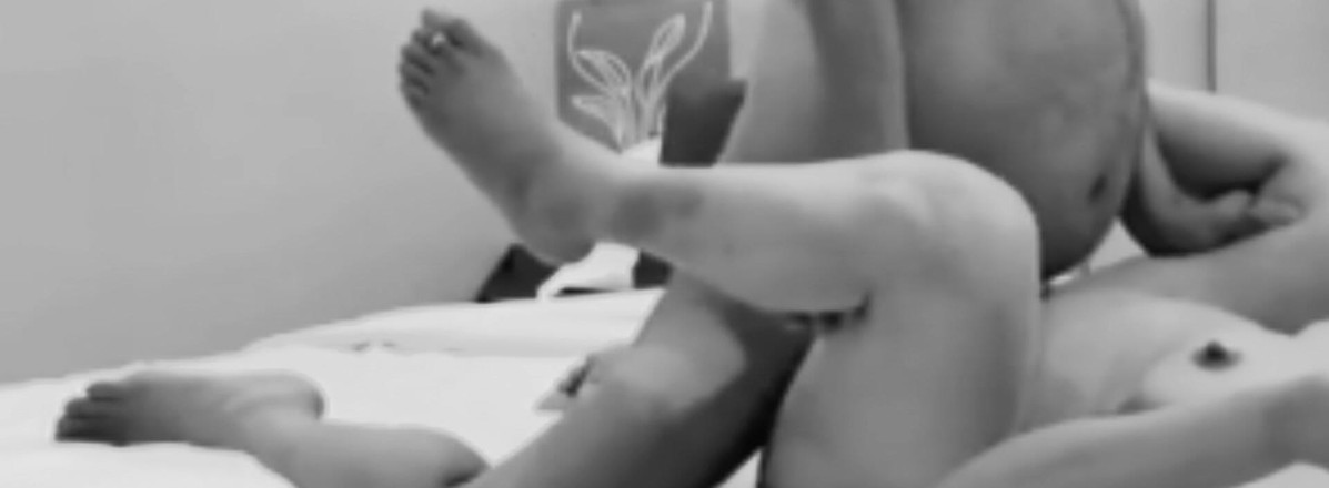 Rishi: Adik tiri dengan buah dada besar menghisap zakar abang tiri...