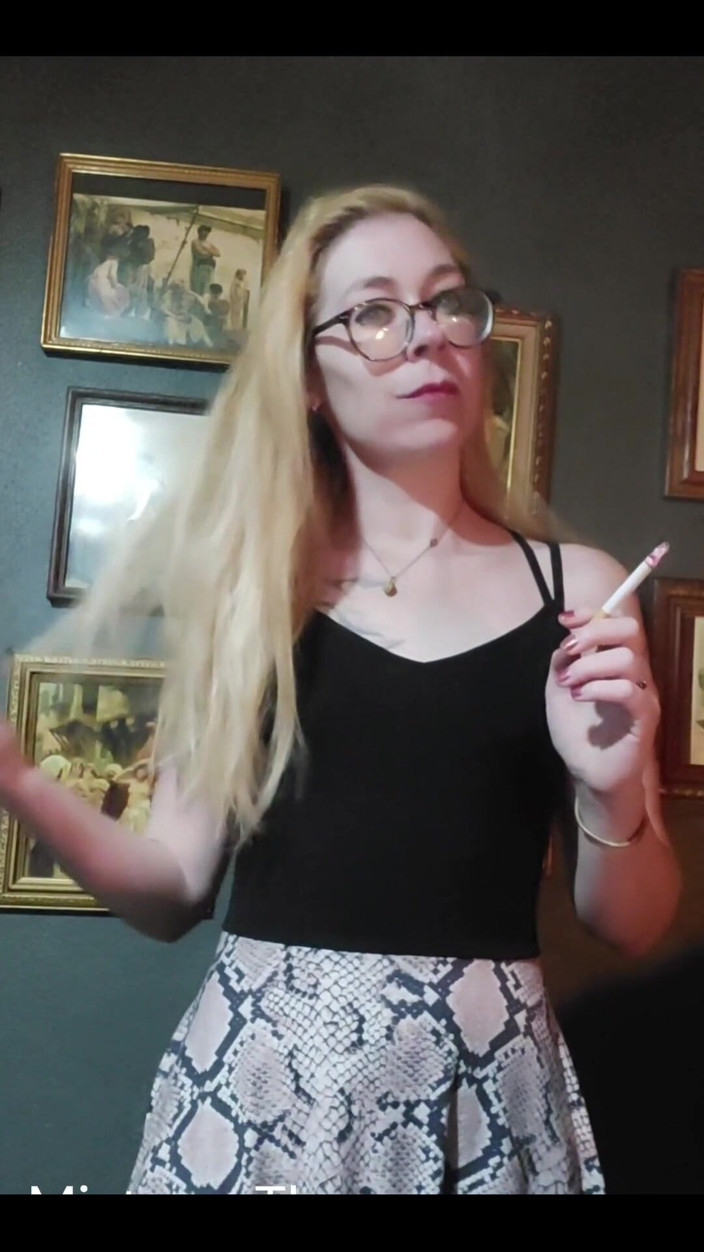MistressThrope: Prêt pour ta domme sexy préférée ?