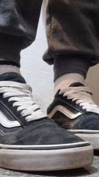 Meine Vans Skateschuhe Und Weiße Socken - Eine Zusammenstellung Von Videos, in Denen Ich Damit Spiele.