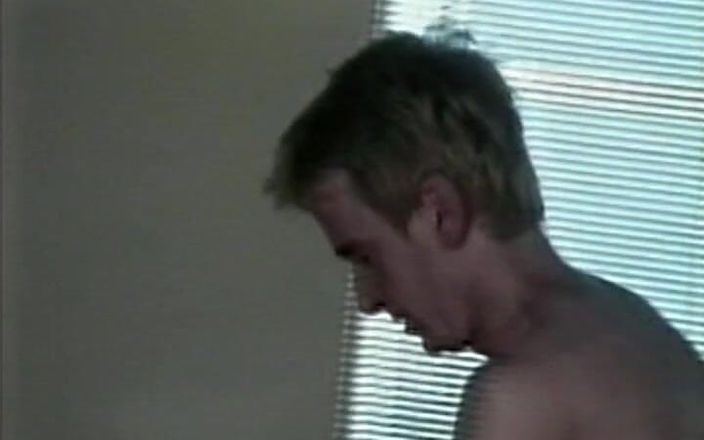 Gay RetroX VHS: Cumplimiento de impulso masculino caliente # 8